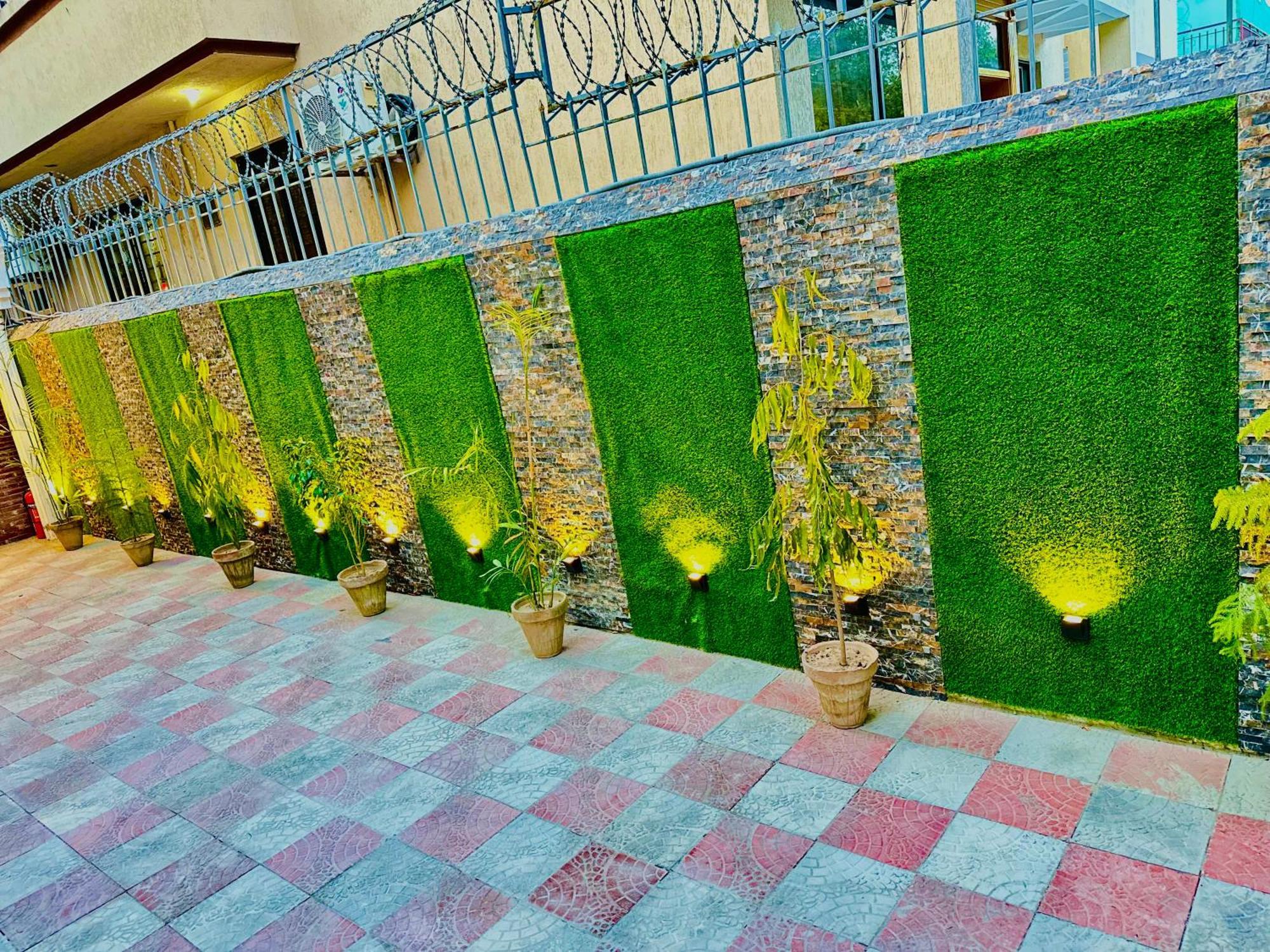 Blue Moon Executive Hotel Islamabad Exterior foto