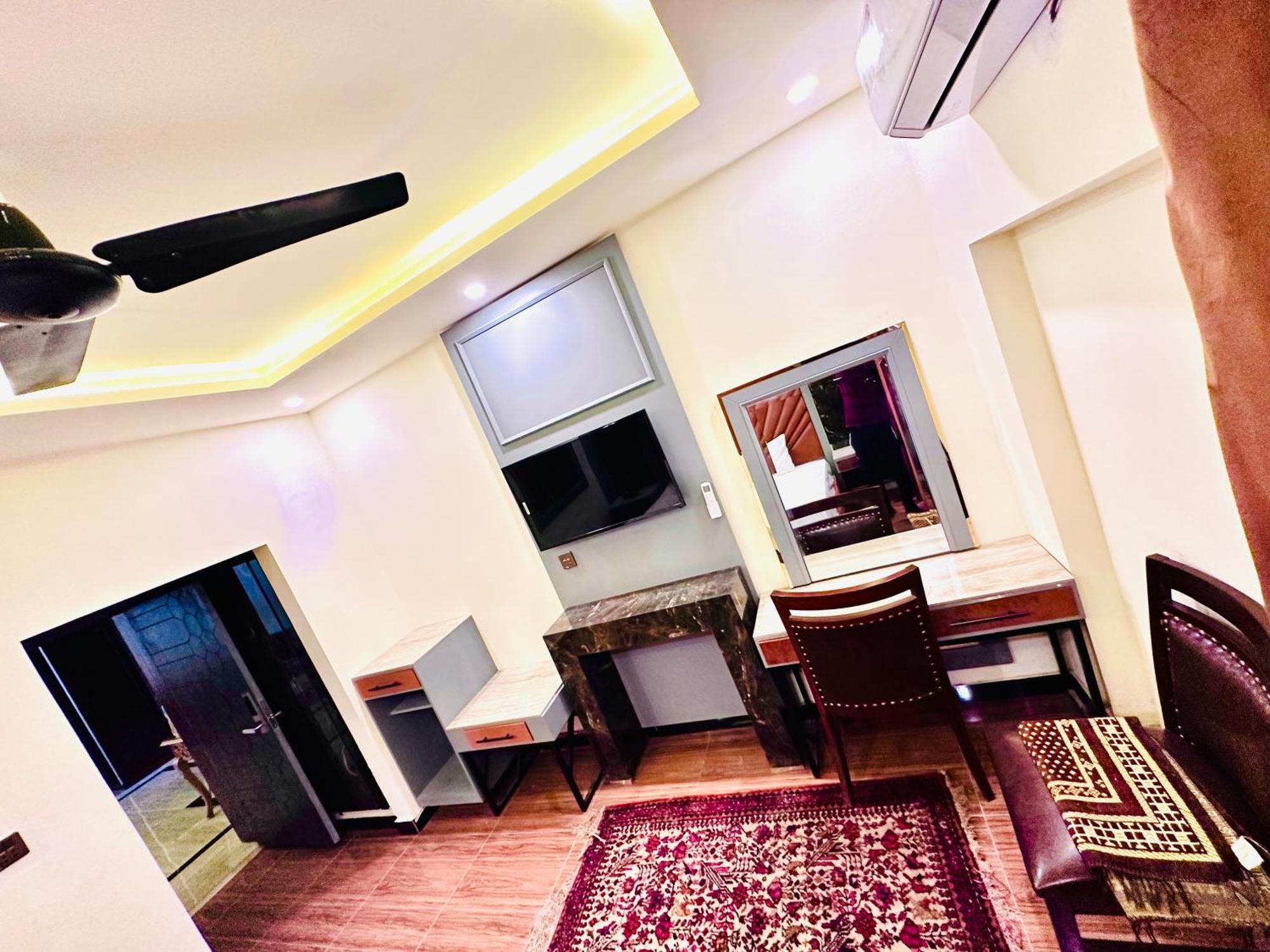 Blue Moon Executive Hotel Islamabad Exterior foto