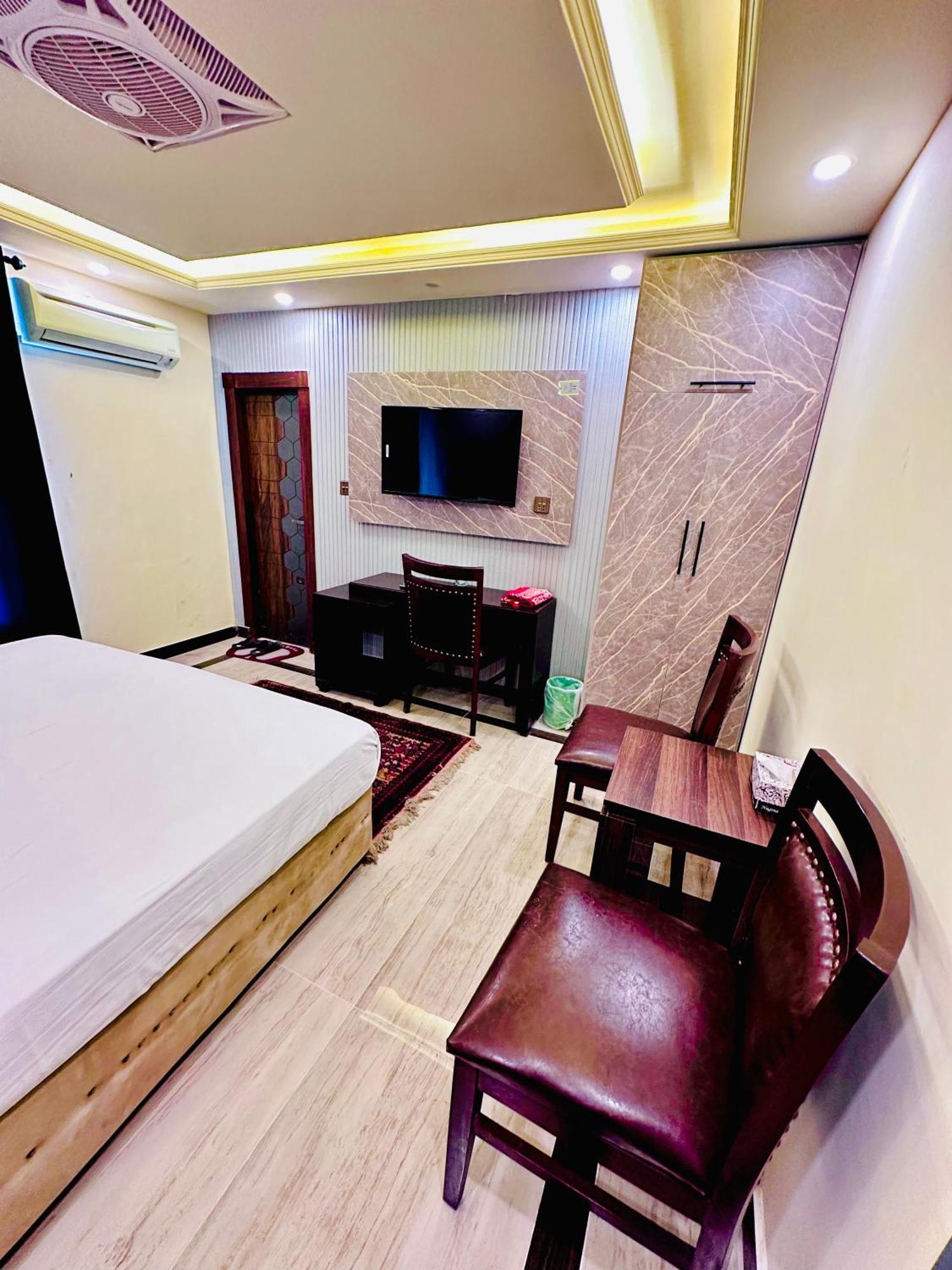 Blue Moon Executive Hotel Islamabad Exterior foto