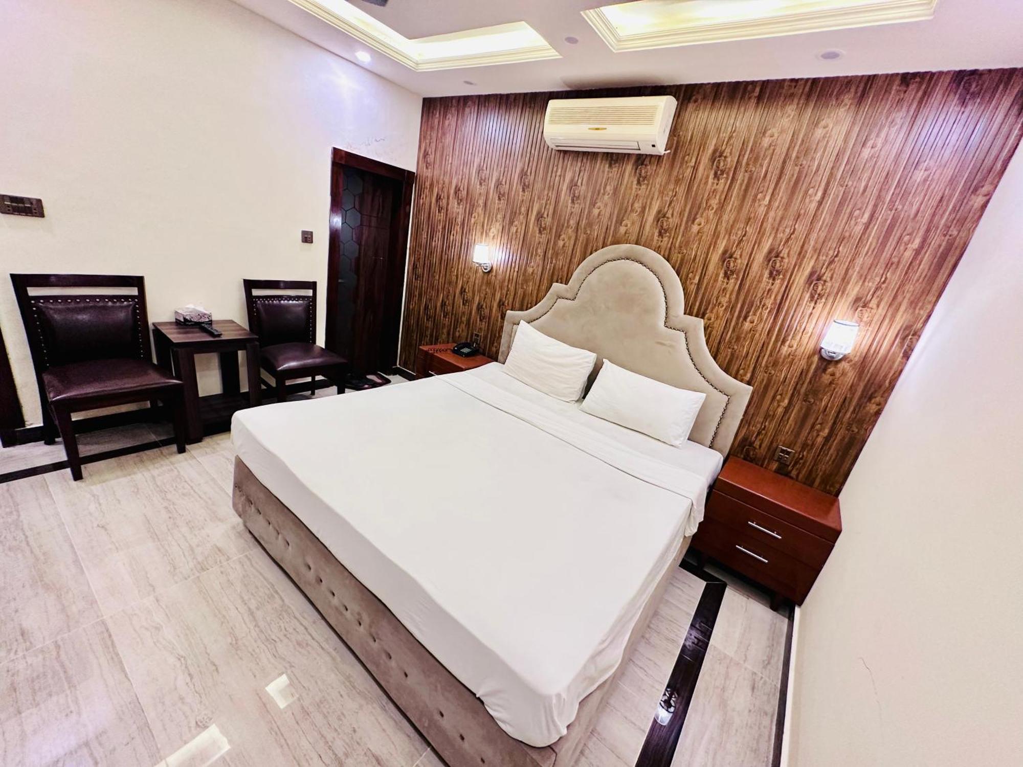 Blue Moon Executive Hotel Islamabad Exterior foto