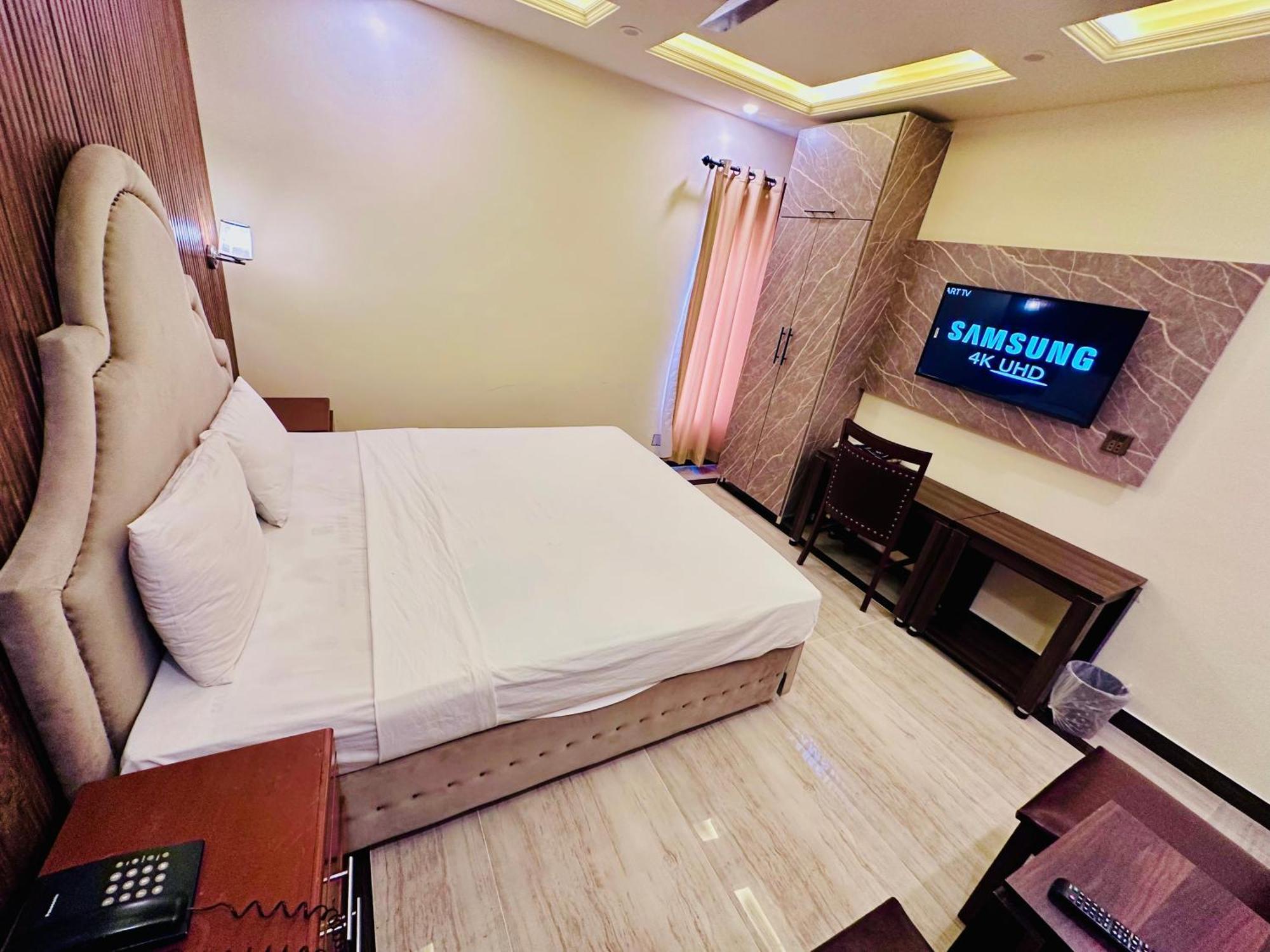 Blue Moon Executive Hotel Islamabad Exterior foto
