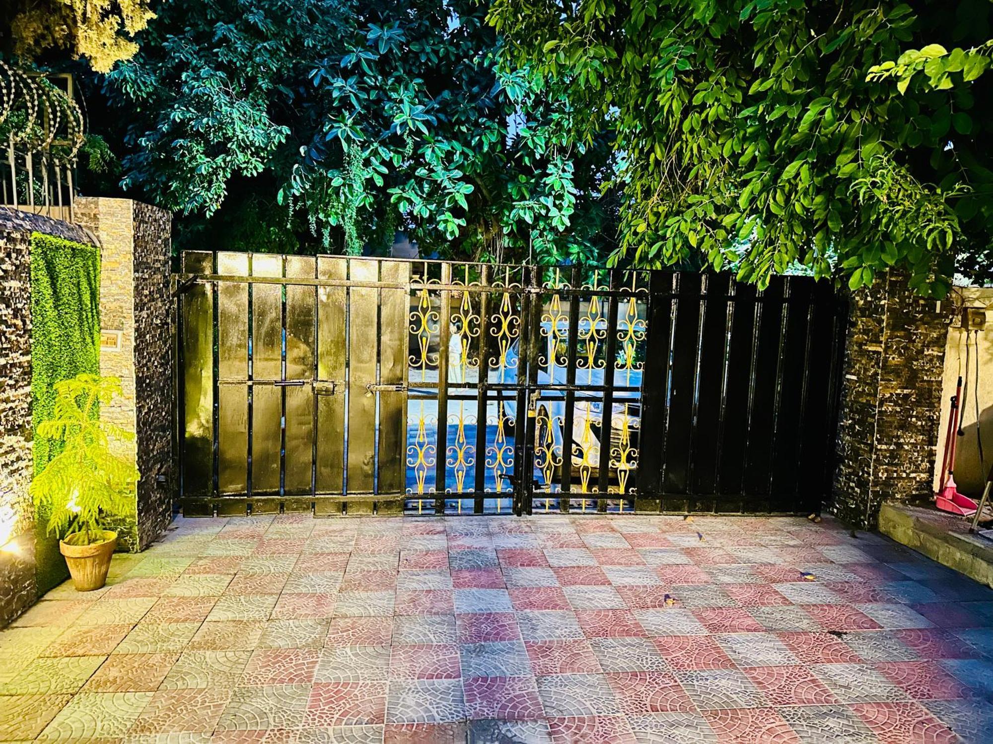 Blue Moon Executive Hotel Islamabad Exterior foto